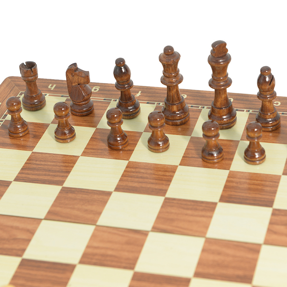 Magnetic Wooden Folding Chess  - Interior Design Handbook avis et prix