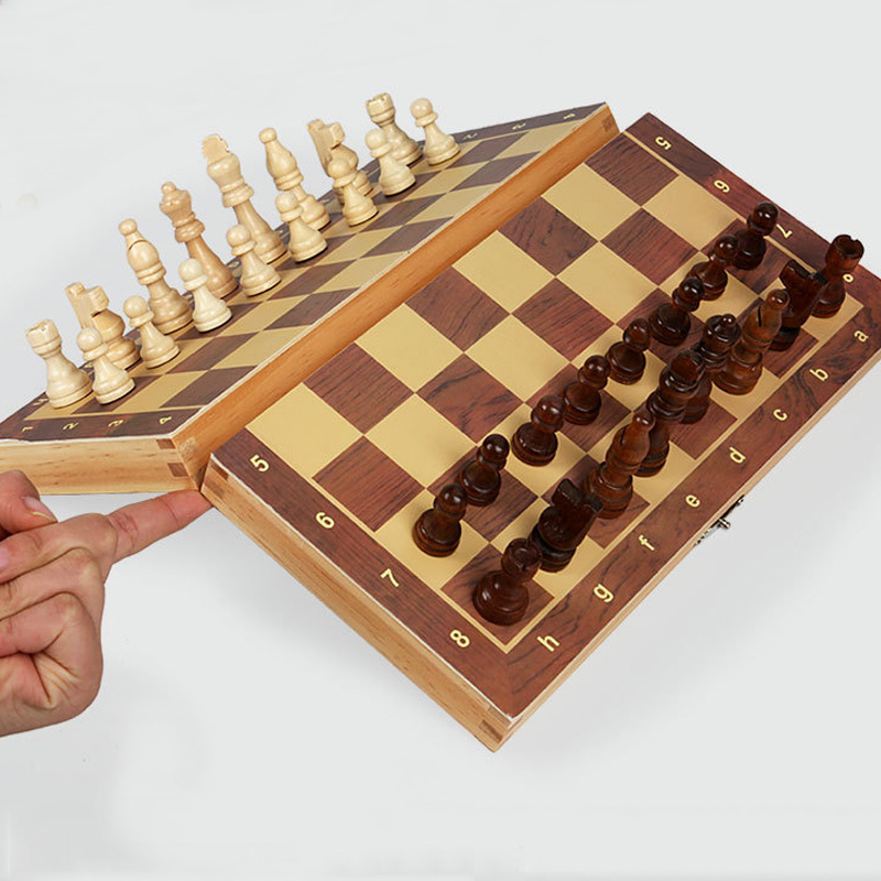 Magnetic Wooden Folding Chess  - Interior Design Handbook avis et prix