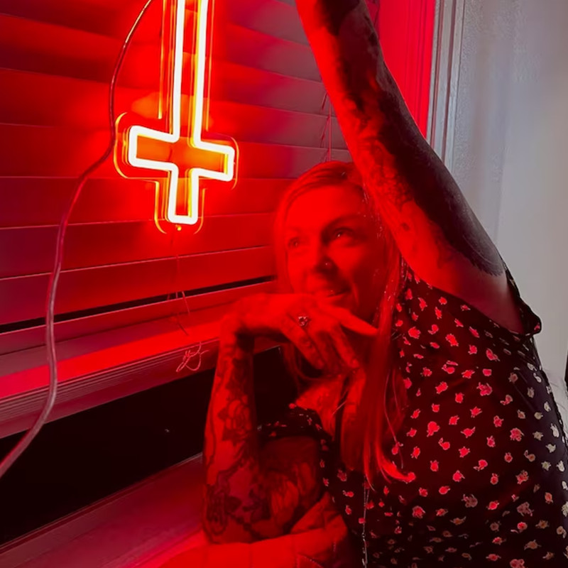 Cross Neon Light Custom Neon S - Engineering And Interior Design avis et prix
